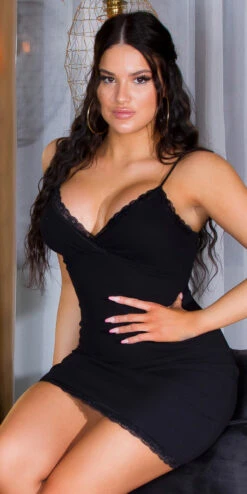 Robe De Soirée Noire Avec Dentelle